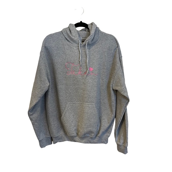 New Gildan medium hooded sweatshirt “taken” embroidered pink lettering feature - Picture 1 of 9